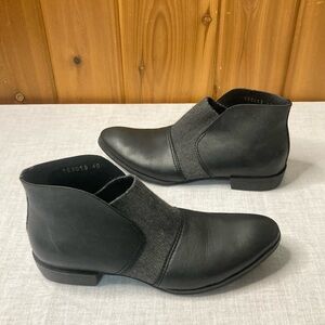 Anthropologie “All Black” Boots Sz 40 Ankle Bootie Low Heel Black Leather EUC